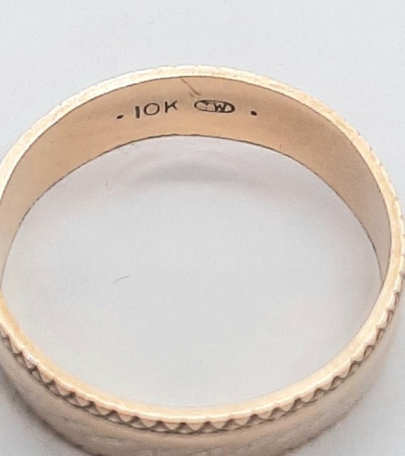 10K Yellow Gold Etched Ring Wedding Band - image 6