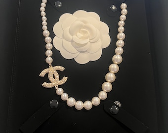 AUTH CHANEL LIGHT GOLD CC LOGO PEARL AND CRYSTAL NECKLACE PENDANT LIMITED