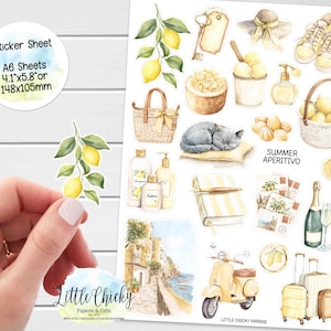 Op de afbeelding: Een stickerblad met aquarel illustraties van zomerthema's. Inclusief citroenen, een kat, een scooter, bagage en de tekst "Summer Aperitivo". Het blad meet 148x105mm.