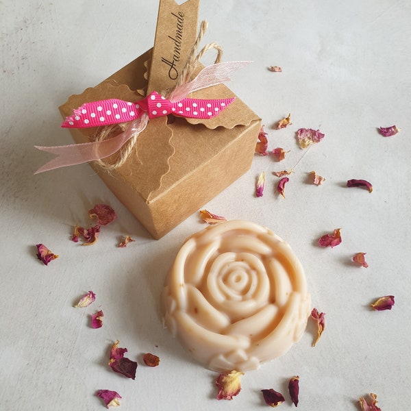 Pink Rose soap –Botanical/ natural soap/ Rose petals oil infusion / pink clay/ vegan/ beautiful small gift for mum, a theacher or a friend.