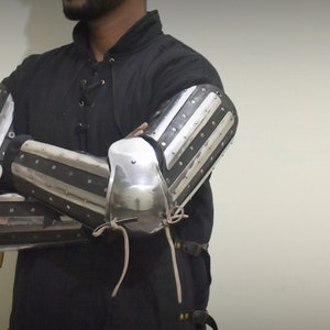 Splinted Arm Armor Set