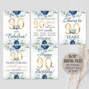 90er Geburtstag Schilder, Partydekoration für Frau, Prost auf 90 Jahre geliebt, Blau & Gold Tischdekoration Idee für Sie, digitaler druckbarer Download