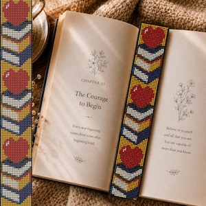 Heart and Book Stack Bookmark Pattern | Miyuki Delica Bead Loom Pattern PDF PNG