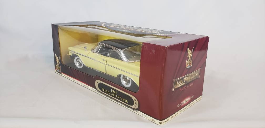 1961 DESOTO ADVENTURER ダイキャストモデル 1961 DESOTO ADVENTURER LIGHT GREEN 1/18 DIECAST MODEL BY