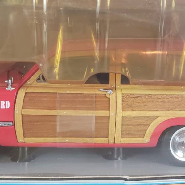 1949 Ford Woody Wagon Diecast 1:18