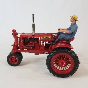 Orion Samuelson Family Farmall Tractor Diecast 1:16