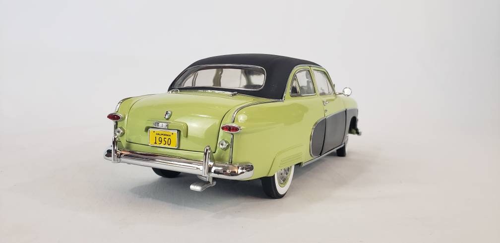 1950 Ford Yellow Cab 1/18 スケール 1950 Ford Yellow Cab Taxi 1:18