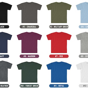 Peut inclure: Douze t-shirts de couleurs diff&eacute;rentes, chacune avec un num&eacute;ro et un nom de couleur. Les couleurs sont noir, anthracite, vert militaire, bleu clair, marine, bordeaux, rouge, gris sport, gris fonc&eacute;, vert for&ecirc;t, bleu royal et blanc.