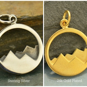 ÉCONOMISEZ GROS - Pendentif montagne, breloque montagne, cadeau nature, voyage, montagne abstraite, montagne en argent sterling, chaîne de montagnes