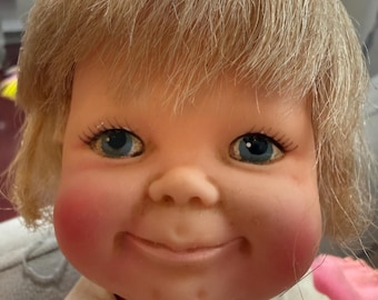 Tiny Toddler Baby Thumbelina Doll 10" Blonde 1968 Works very well !!