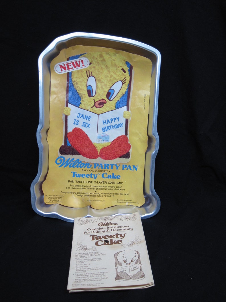 Contoured Aluminum Bakeware Wilton Cake Pan # 502-7687 Tweety Party Mould Vintage Collectible Novelty Mold Tweety Bird Party Baking Pan