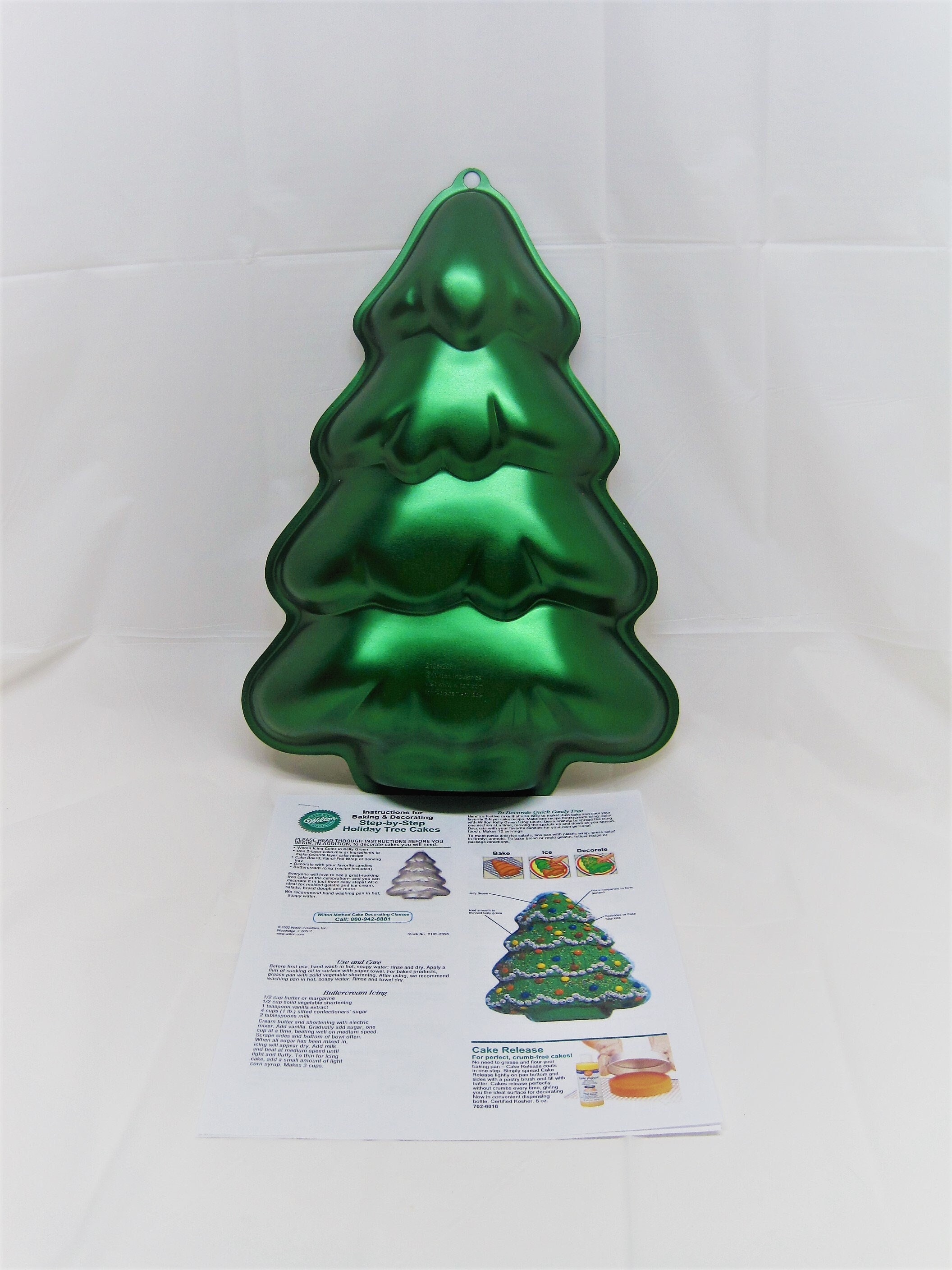 Wilton Christmas Tree Cake Pan 2105-2081, Evergreen Tree Shaped Green Metal  Mold 