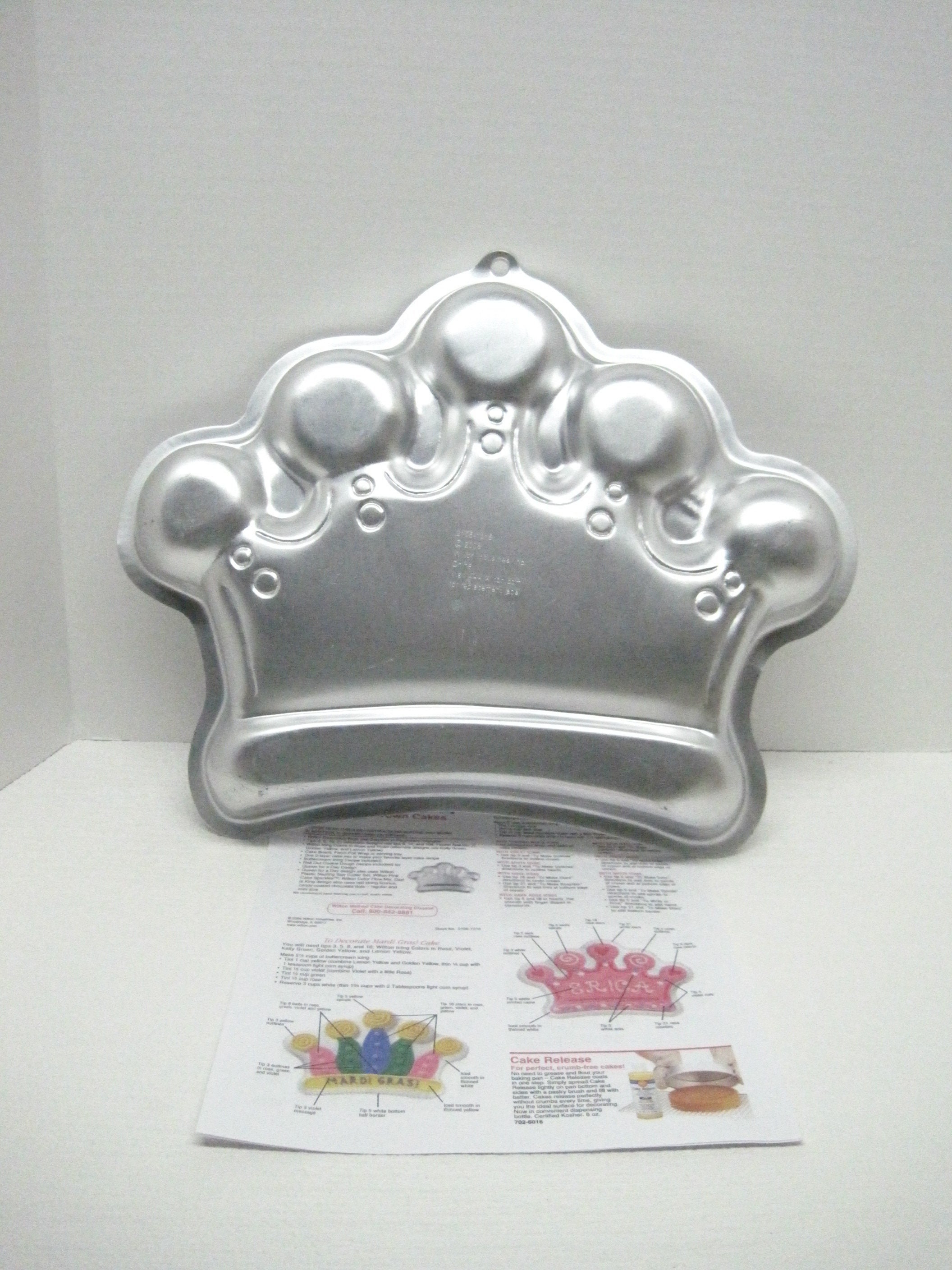 Wilton Treeliteful Cake Pan 502-1107, Tree Shaped Metal Mold 