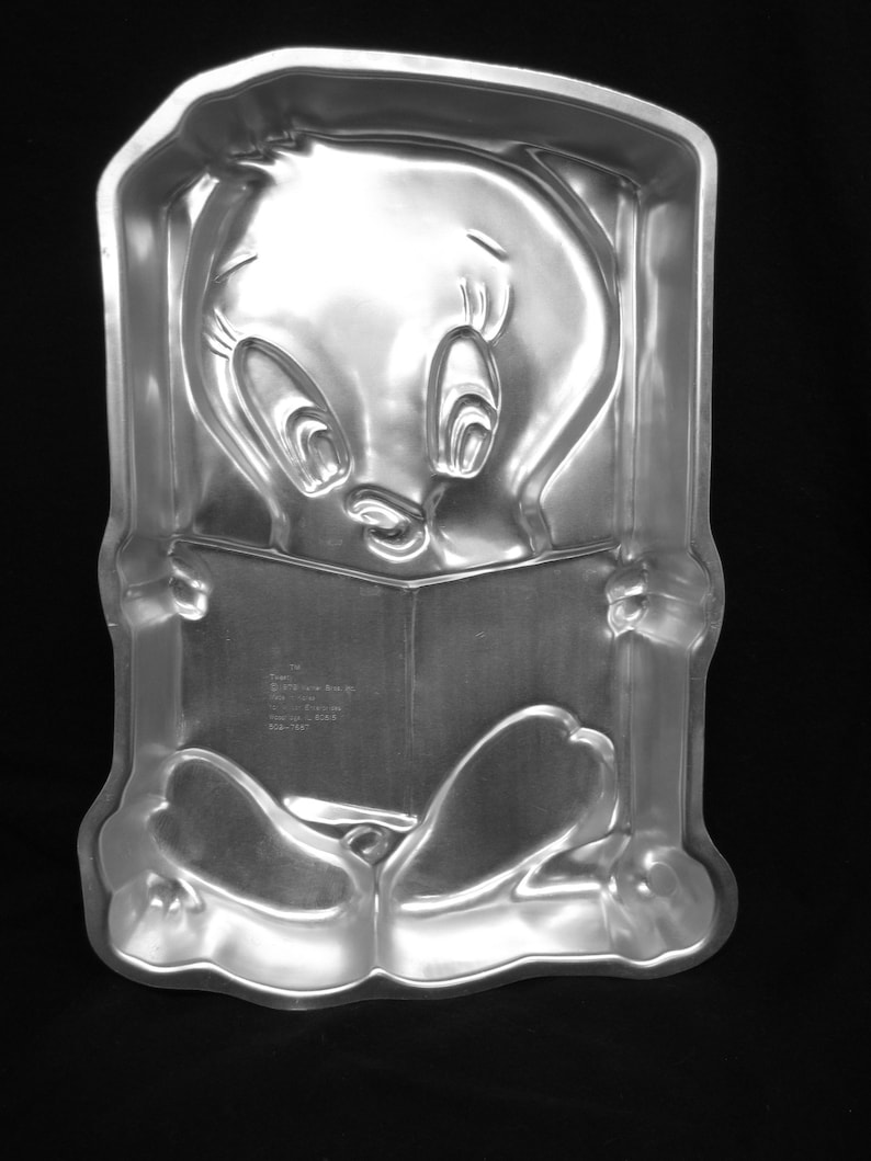 Contoured Aluminum Bakeware Wilton Cake Pan # 502-7687 Tweety Party Mould Vintage Collectible Novelty Mold Tweety Bird Party Baking Pan