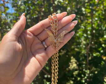 gold butterfly necklace | trendy necklace | gold butterfly | butterfly | necklace | meaningful necklace | gold jewelry | gift idea