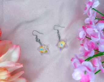 iridescent star earrings! star jewlery | star earrings | everyday jewlery | hypoallergenic | cute earrings | trendy earrings | gifts for her