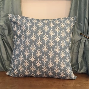 Cushion covers in Nordic blue blotch