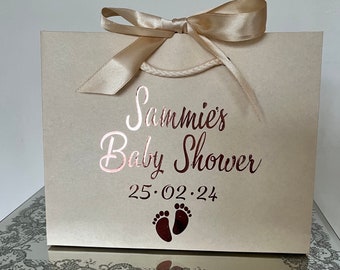 Personalised Name Baby Shower Favour Bags. Baby Shower Personalised Gift Bag with Ribbon Tie Mummy To Be Pink Blue White Cream