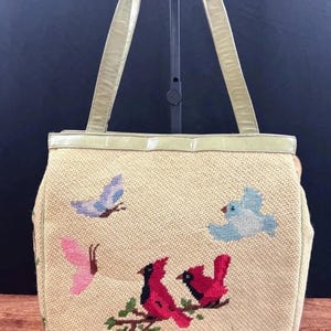 Monedero vintage de punto de aguja con pájaros, cardenal azul y flores de cerezo