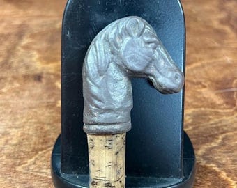 Tappo per bottiglia vintage in ghisa a forma di testa di cavallo