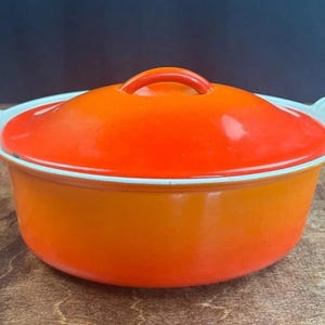 Faitout ovale en fonte Le Creuset #22 rouge flamme orange France EUC