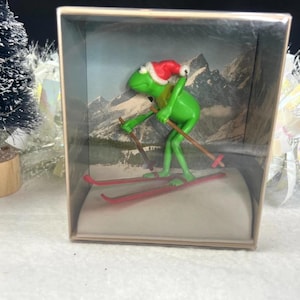 Ornamento natalizio Hallmark vintage del 1982, Muppets Kermit la rana che scia QX-495-6