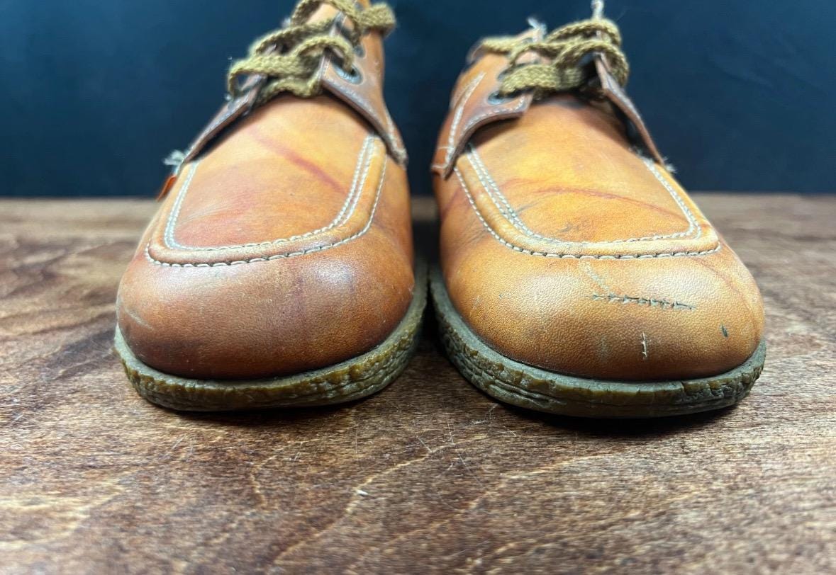 Vintage 1970s Orange Tab Levis Leather Lace up Loafer  display picture 2