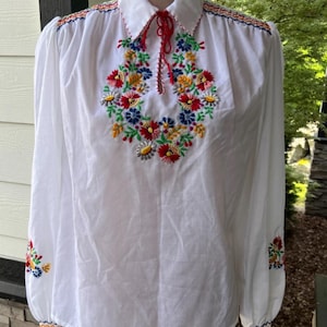 NWT Women&#39;s Vintage Hungarian Embroidered Blouse by Hungarocoop 44