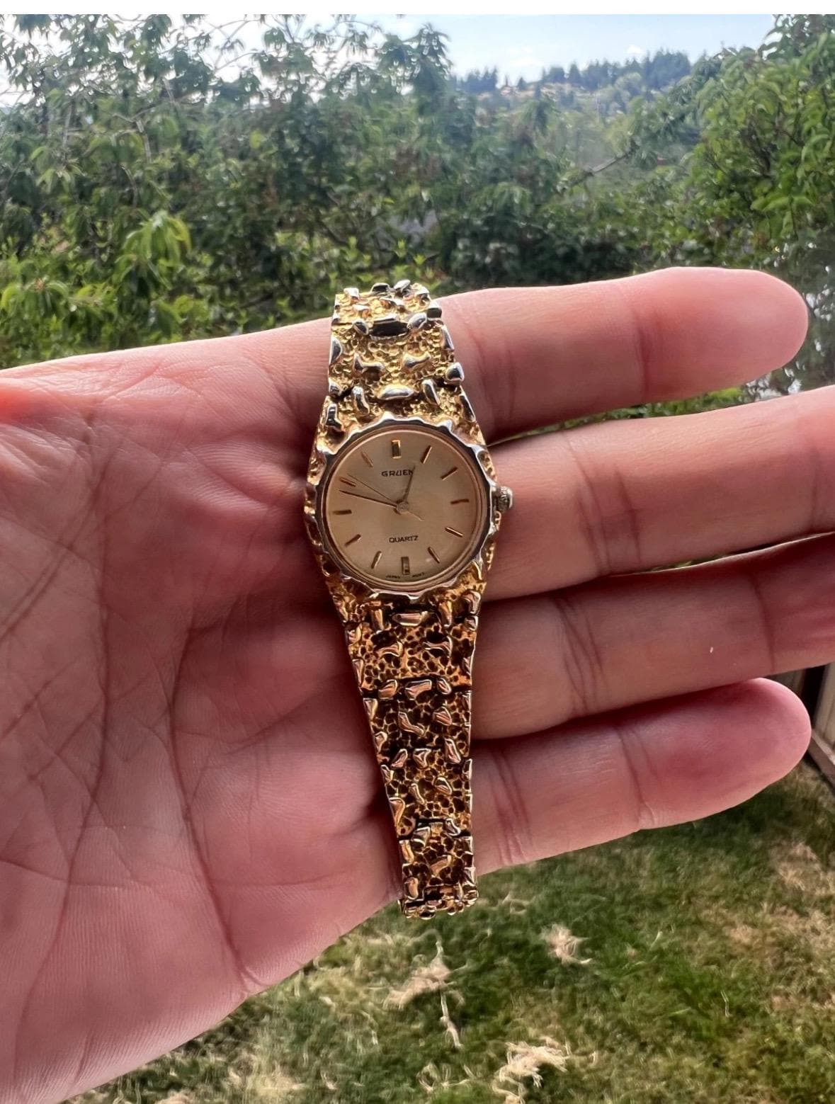 Vintage Gruen Gold Tone‎ Nugget Bracelet Watch Black Dial Quartz 6.5\