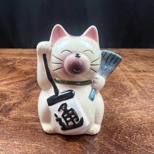 Ceramic Japanese Maneki Neko Lucky Cat 4&quot;