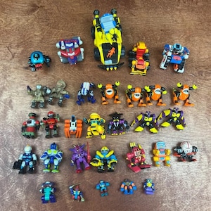 Vintage LGTI Galoob Micro Machines Z-Bots Action Figures 1990&#39;s Zbots Lot of 30