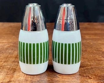 Juego de salero y pimentero de vidrio opalino vintage Westinghouse Gemco