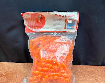 1970年代のヴィンテージ、Ole's Bead-a-Pattern の高品質ビーズ、オレンジ色のドアウェイカーテン、新品未使用