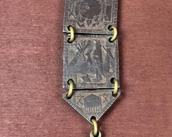1900er Messing Panel Doppelseitiger Uhrenanhänger Native American Themed