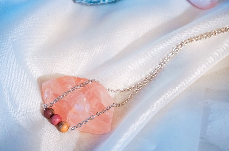 Natural Rhodonite Beaded Necklace Passion Rhodonite Crystal Necklace Crystal for Self-Love Pink Crystal Necklace