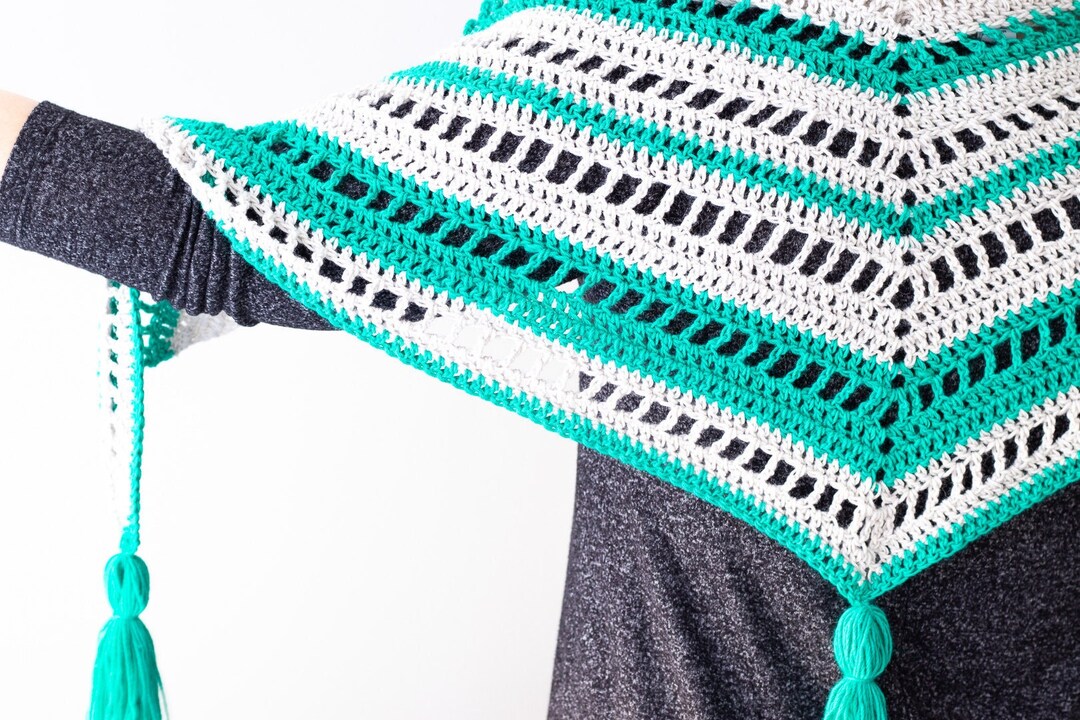 CROCHET PATTERN Striped Triangle Scarf (printable PDF) | Easy Shawl ...