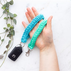 CROCHET PATTERN Keychain Wristlet (Printable PDF) | Cotton Wristlet Pattern | Easy Crochet Keychain | Luna Keychain Wristlet