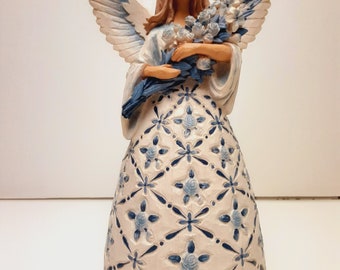 Enesco Jim Shore Heartwood Creek Angel with Red Roses Figurine 6007124 Enesco Jim Shore Heartwood Creek Angel with Red Roses Figurine 6007124