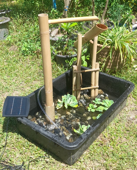Handgefertigter Bambusbrunnen, Solarbetriebenes Outdoor Odoshi, Japanischer  Stil