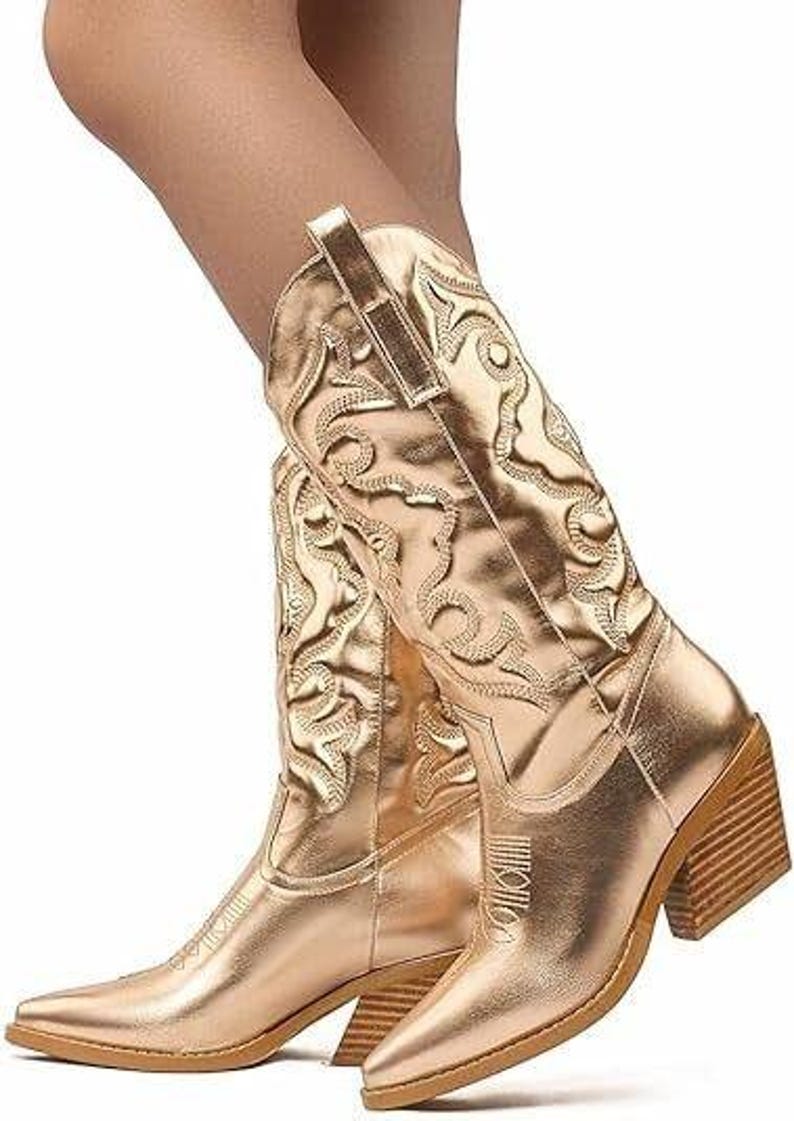 Cowboy Boots für Damen | Snip Toe, Slip On | Größen 6,5 - Gold Bild 5