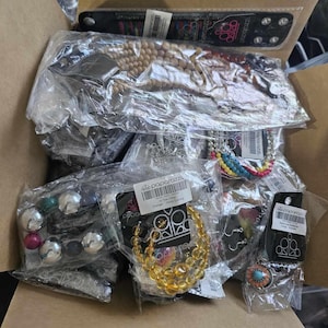 Paparazzi Jewelry Mixed Lot / 25 pieces