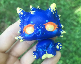 Littlest Pet Shop ooak custom assis yeux jaune doré à paillettes bleu chat marron - France