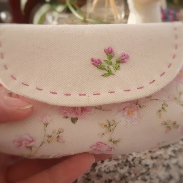 Floral curvy clutch for women, Handmade toiletry pouch, linen organizer, small accessory for her