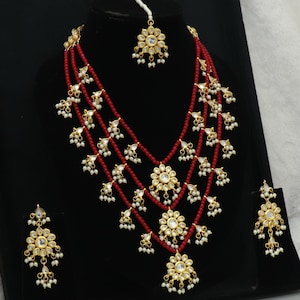 Parure de bijoux indiens faits main en plaqué or : collier Haram, boucles d'oreilles, Tika
