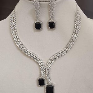 ブラックフェイクCZダイヤモンドネックレスイヤリングセット：ブライダルダングラーチョーカー