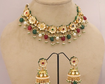 Zestaw biżuterii indyjskiej Kundan Multi Stone: pozłacane kolczyki Jhumki