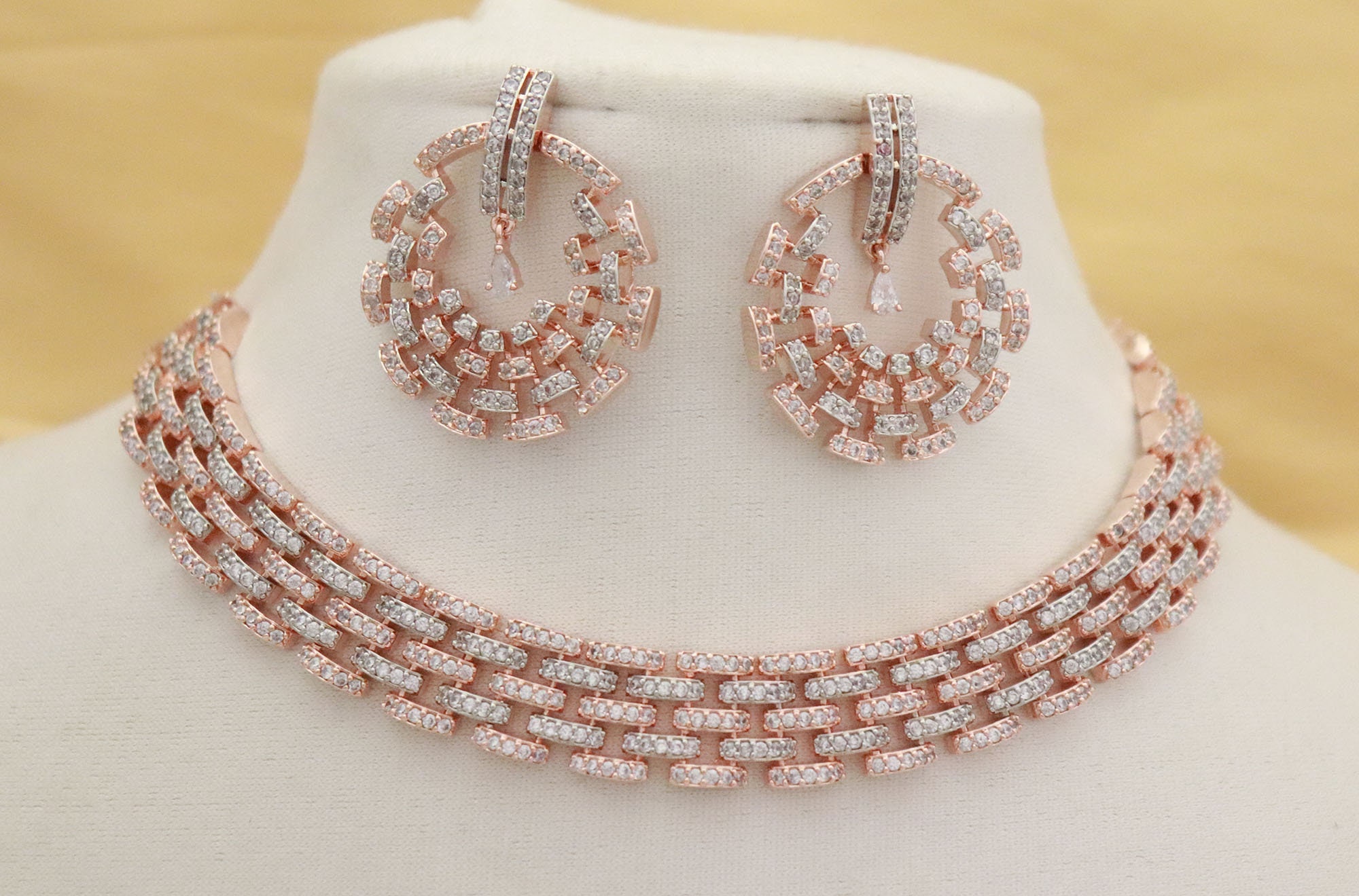 I Jewels Women's 18K Rose Gold Plated Necklace Set – Cubic Zirconia Pendant & Earrings, Glittering Chain