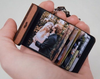 Photo book keychain up to 36 pictures | Mother's Day mini photo album made of wood with magnetic closure | Gift for Mom and Grandmother