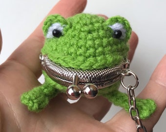 Green Frog Wallet Keychain CROCHET PATTERN - coin purse crochet pattern