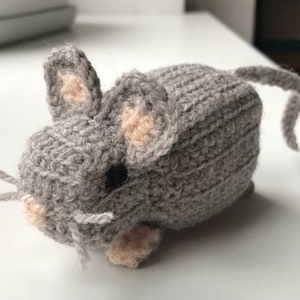 Mouse CROCHET PATTERN - Cute Crochet Mouse: Pattern for beginners (one day crochet project)